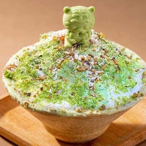 Pistachio Crushed Ice — Dessert