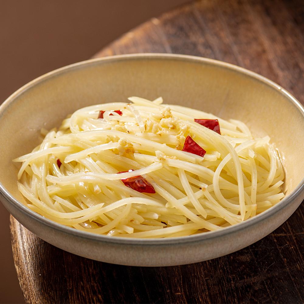 Sour and spicy shredded potato — dish photo