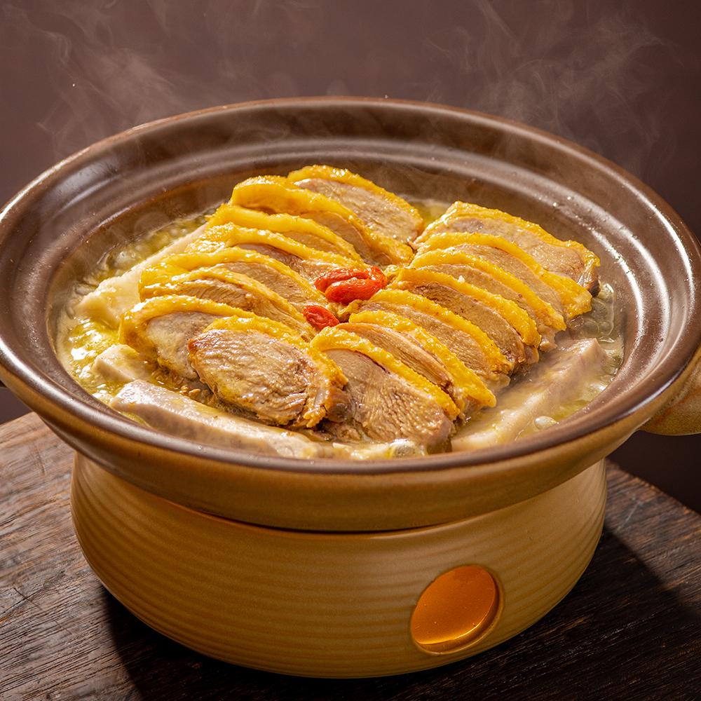 Braised duck with taro — dish photo